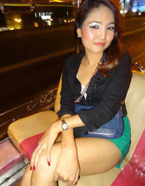 18 year old Brooke Lynn giving and receiving oral sex before facial cumshot